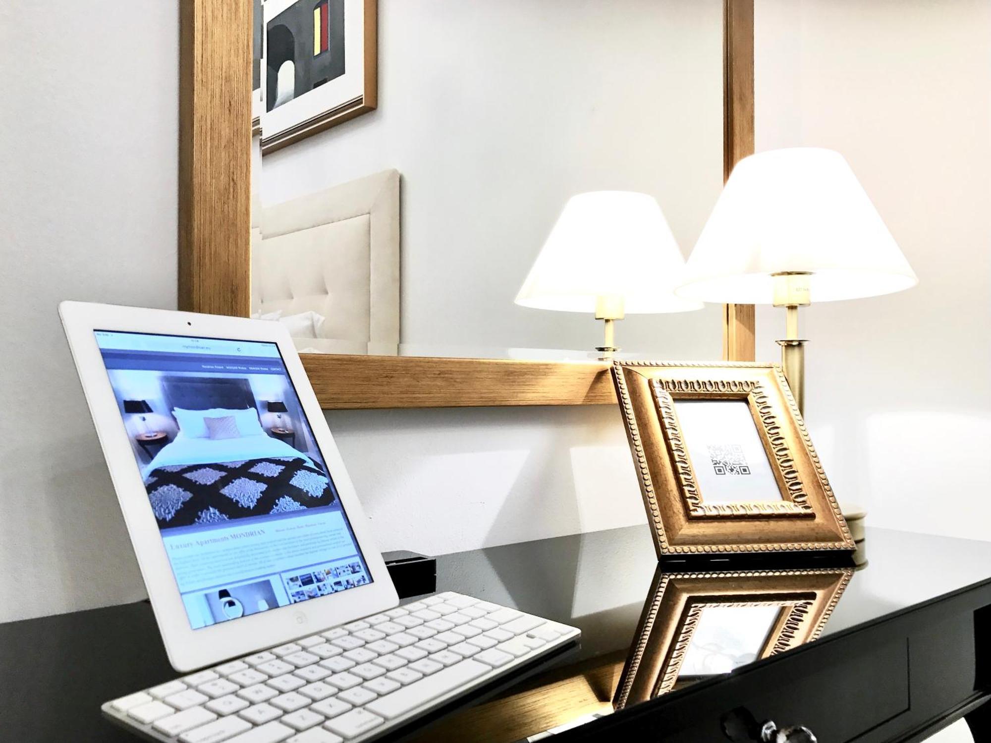 Mondrian Luxury Suites & Apartments Market Square IV Varşovia Cameră foto